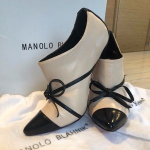 Manolo Blahnik Boot/Shoe 38 - image 1